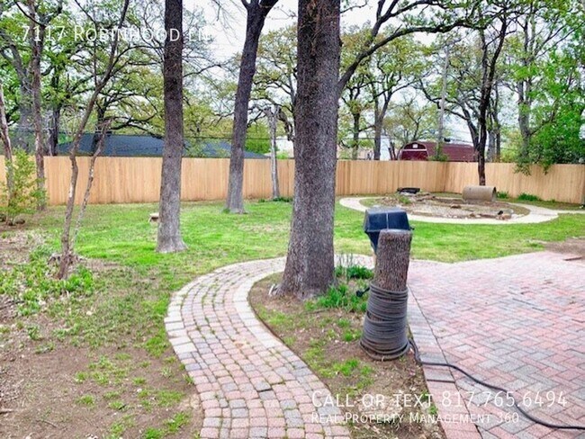 Building Photo - 7117 Robinhood Ln