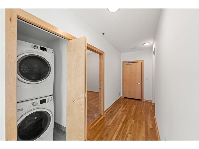 Building Photo - 1240 S 2nd St