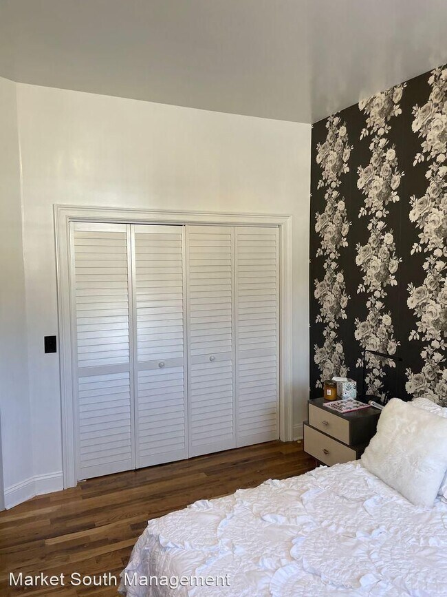 Building Photo - GORGEOUS UNIT NEAR STARLAND/SCAD