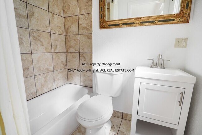 Building Photo - Nicely Located, Pet Friendly, Lake Merritt...