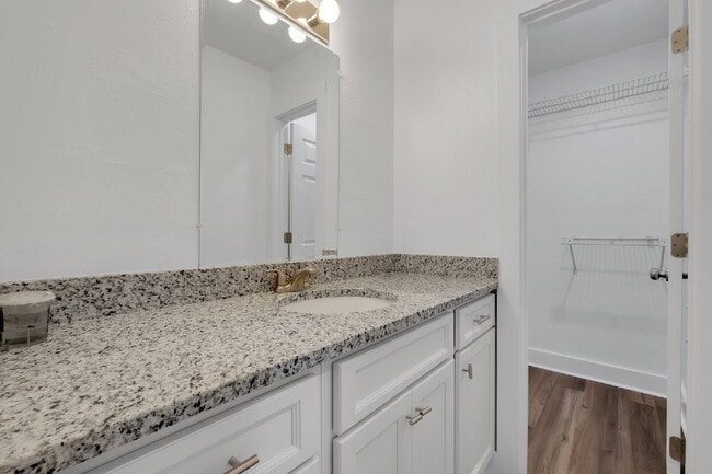 Building Photo - 2 bed/ 2 bath near Apalachee Pkwy!