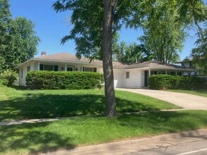Building Photo - Newly remodeled, roomy ranch duplex, attac...