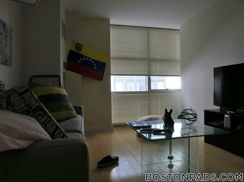 Building Photo - 40 Boylston St