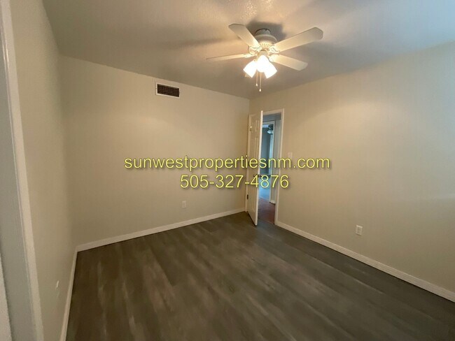 Building Photo - 3 Bedroom, 2 Bathroom with 2 Car Garage and Fenced Back Yard