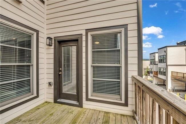 Building Photo - 552 Ember Ln NW