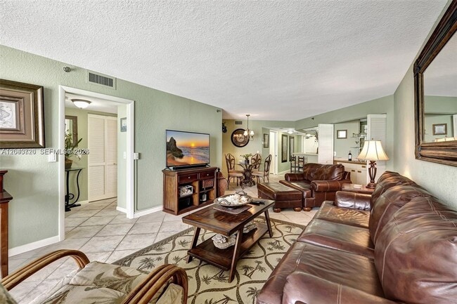 Building Photo - 9650 S Ocean Dr