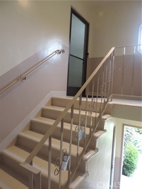 Building Photo - 8386 Dunbarton Ave