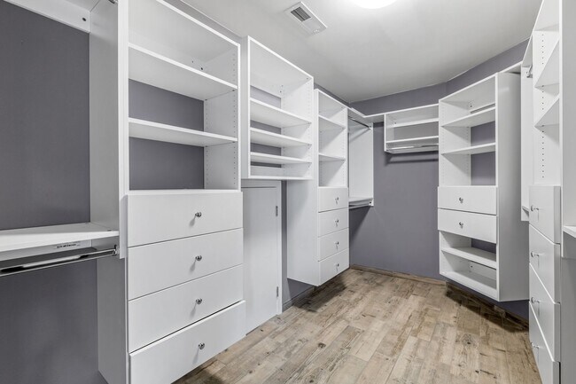 Building Photo - Luxury Living in High Point NC