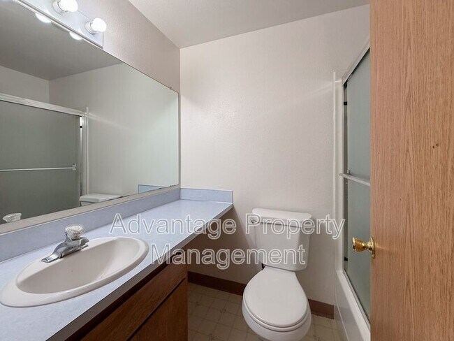 Building Photo - 240 S Monmouth Ave