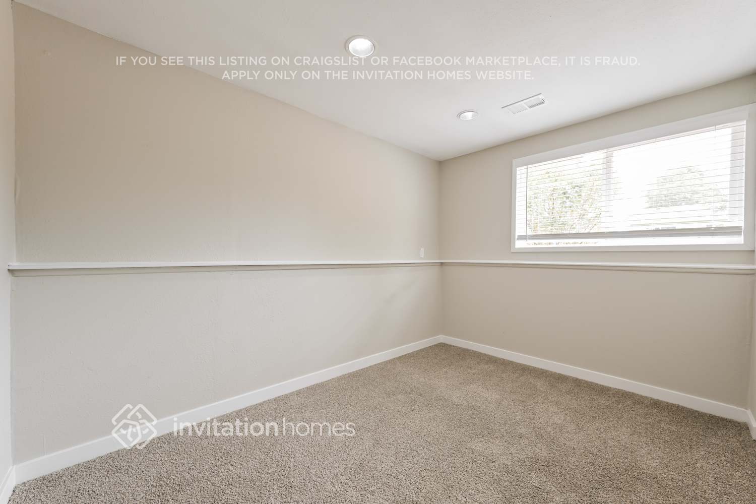 Building Photo - 17430 E Gunnison Pl