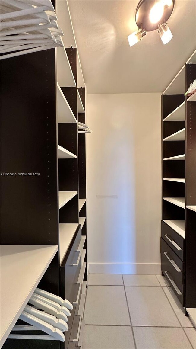 Building Photo - 5161 Collins Ave