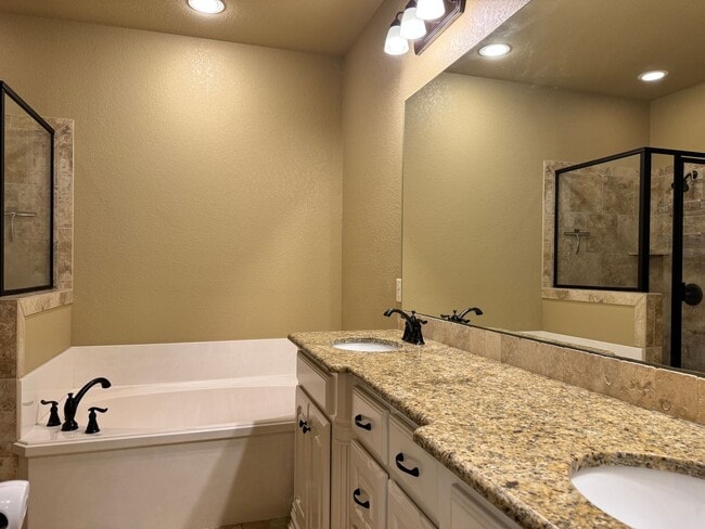 Building Photo - 11865 Poydras