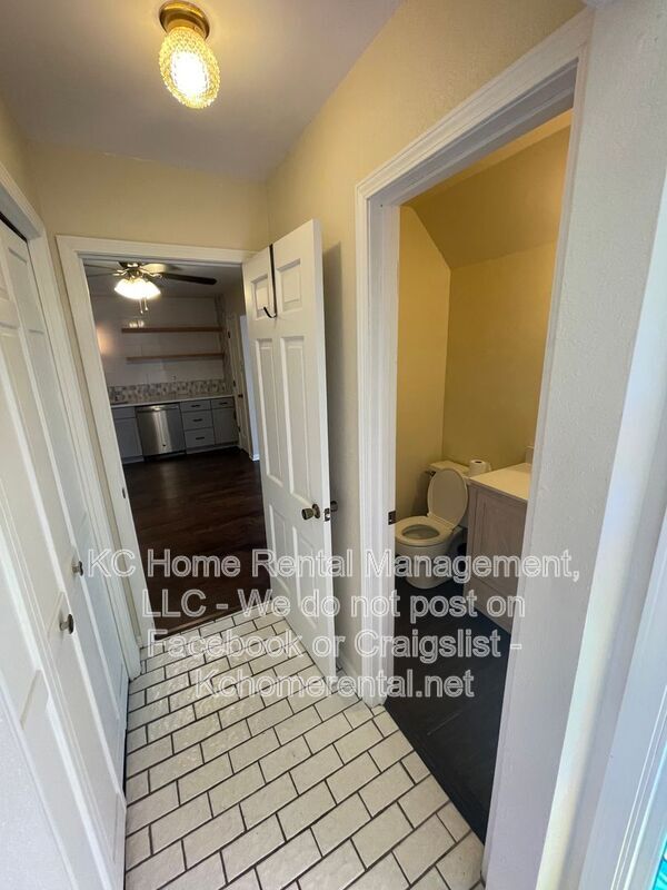 Building Photo - 209 Woodbridge Ln