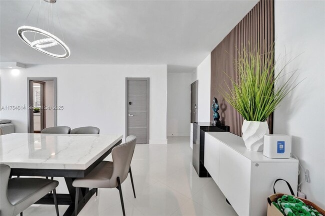 Building Photo - 4001 S Ocean Dr