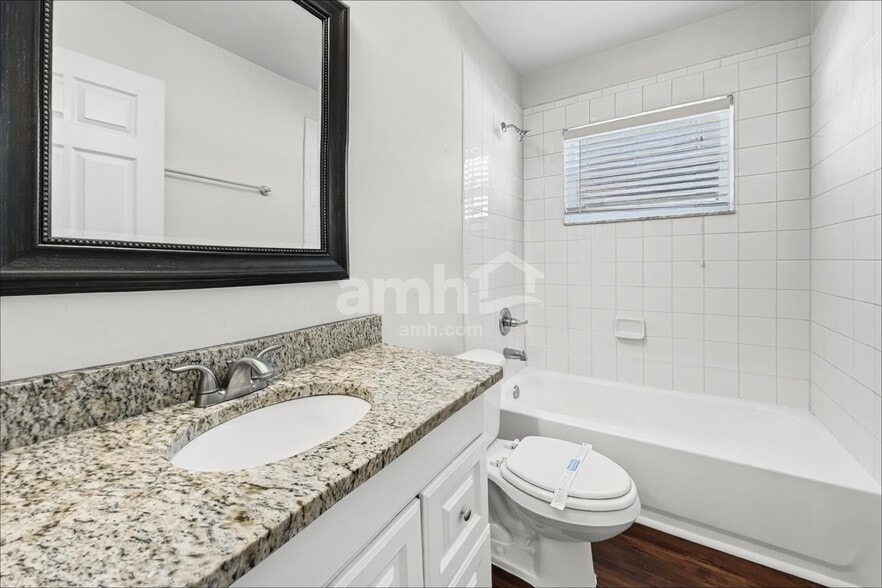 Building Photo - 1443 Baythorn Dr