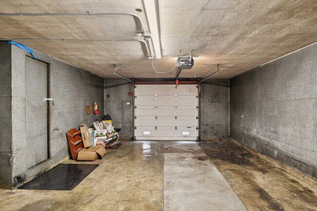 Building Photo - 971 Filbert St