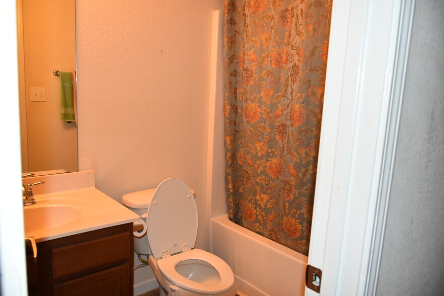 Building Photo - 39090 Prairie North Dr