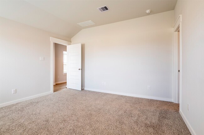 Building Photo - 4519 Pinehurst Trce Dr