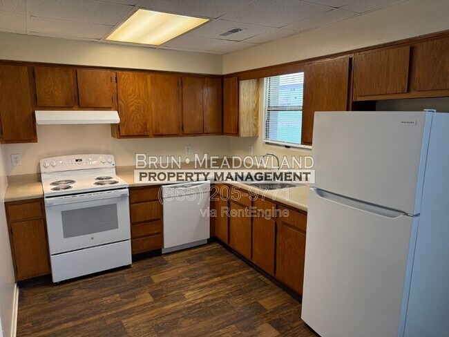 Building Photo - 1921 Meadowland Ln