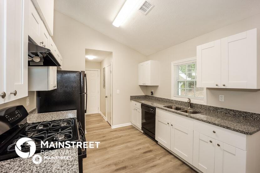 Building Photo - 7767 Park Ln