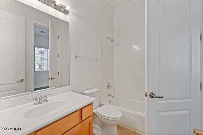 Building Photo - 2413 W Sienna Bouquet Pl