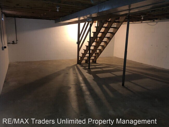 Building Photo - 4 br, 1 bath House - 1901 E Purdue St.