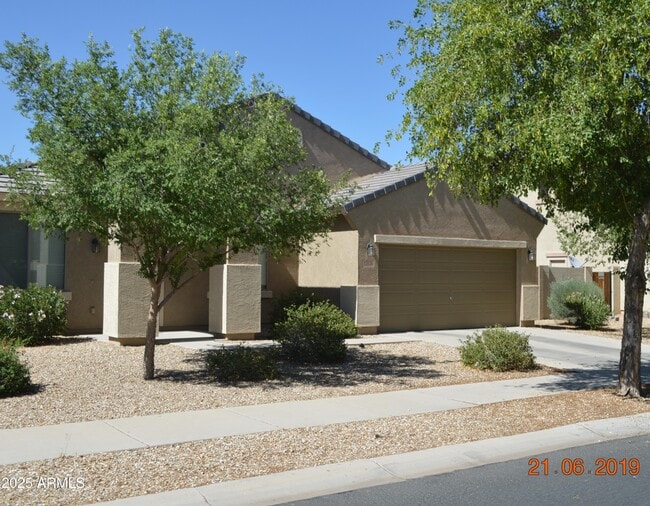 Building Photo - 15836 W Sierra St