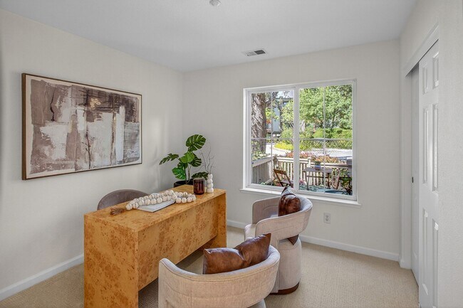 Building Photo - Available now, Townhouse in MV! $5,500