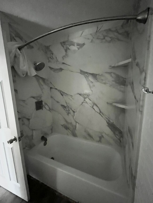 Building Photo - Beautiful Home right next to Lavelle Edwards Stadium Provo!