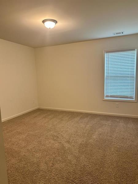 Building Photo - 5635 Parkview Ln