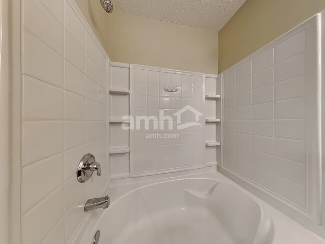 Building Photo - 6651 Chester Park Dr