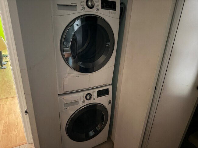 Building Photo - 7950 N Stadium Dr