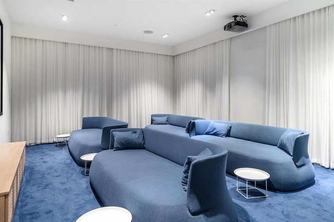 Building Photo - 401 N Birch Rd