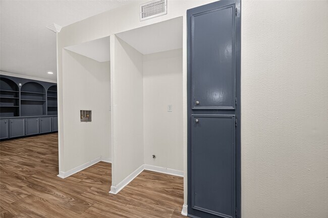 Building Photo - 14030 Cashel Forest Dr