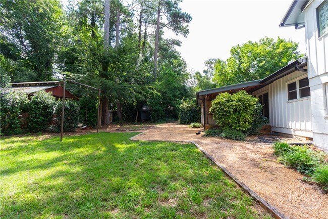 Building Photo - 1037 College Station Rd