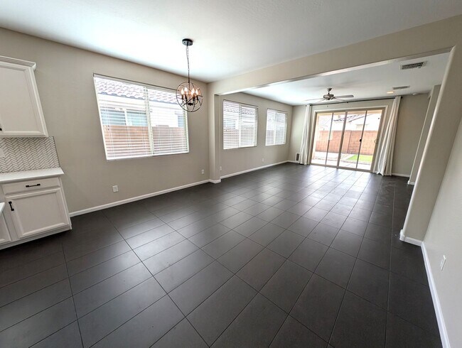 Building Photo - 3 Bedroom Home in the Eastmark Community Near E Ray Rd and S Signal Butte Rd!