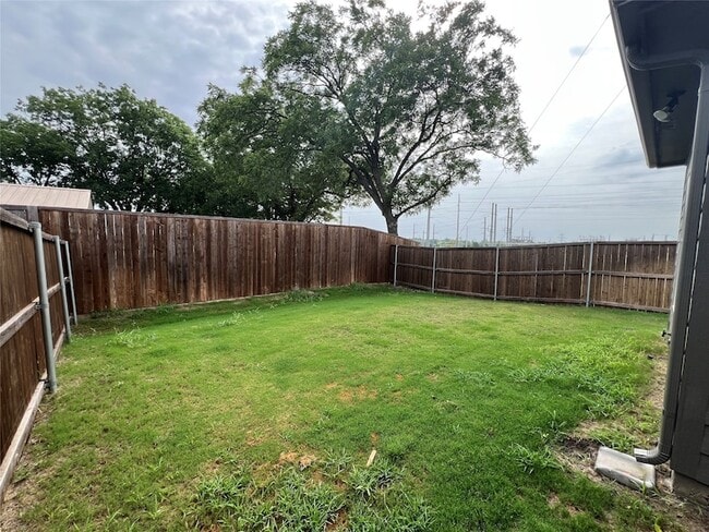 Building Photo - 2701 Ginger Ct