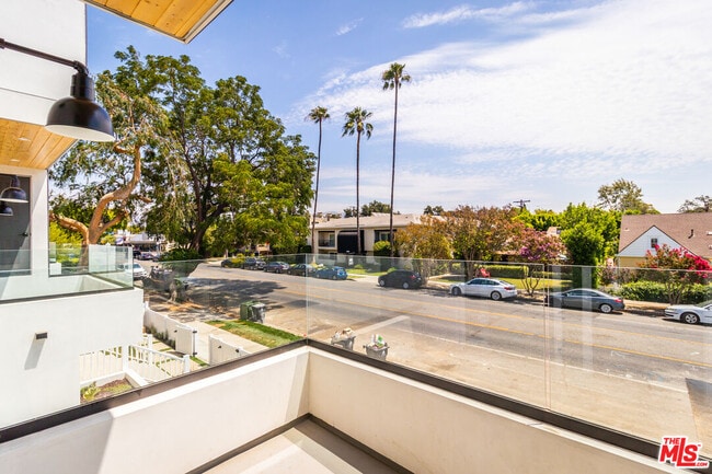 Building Photo - 4295 1/2 Tujunga Ave