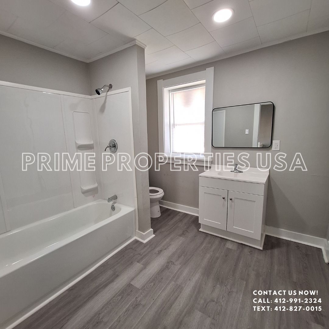 Building Photo - 354 3rd Ave