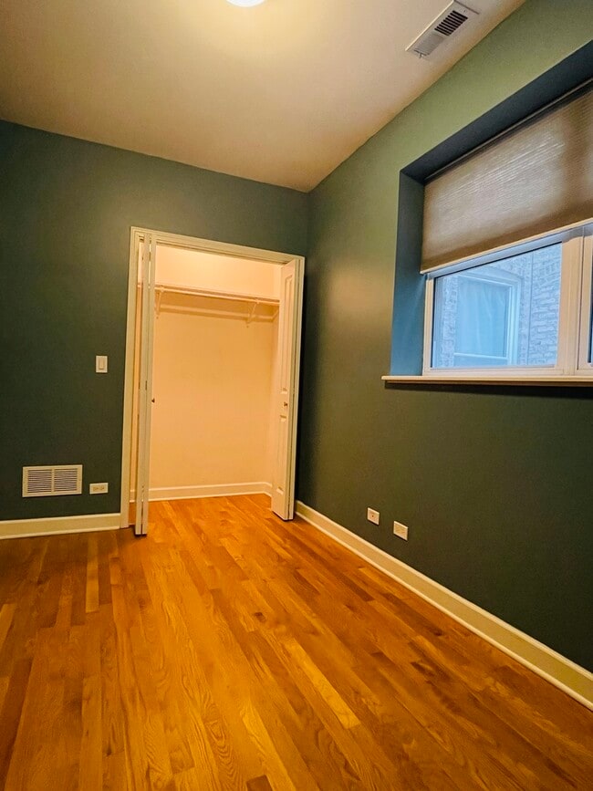 Building Photo - 3737 N Milwaukee Ave