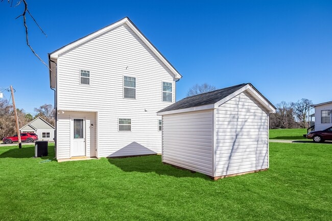 Building Photo - 913 W Virginia Ave