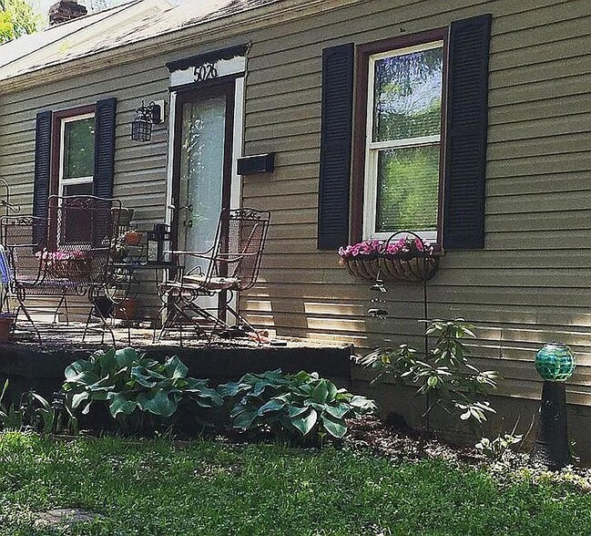 Building Photo - 5026 Rosslyn Ave