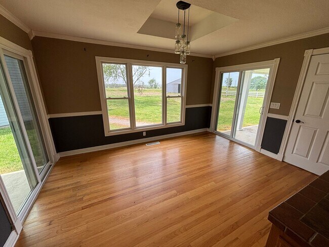 Building Photo - Large 3-Bedroom, 2-Bathroom Country Living Home In Tontitown!