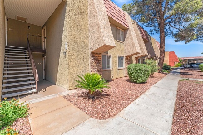 Building Photo - 5317 Indian River Dr