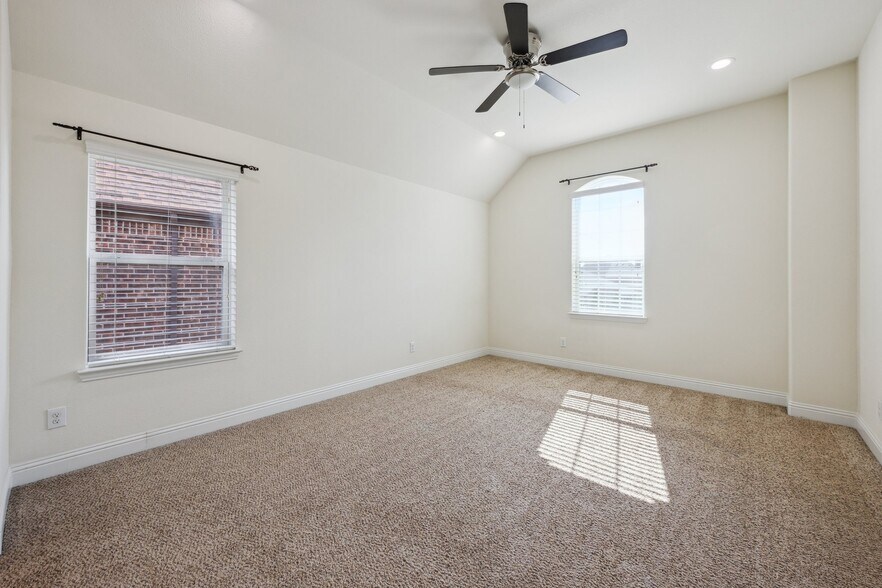 Building Photo - 2909 Dockside