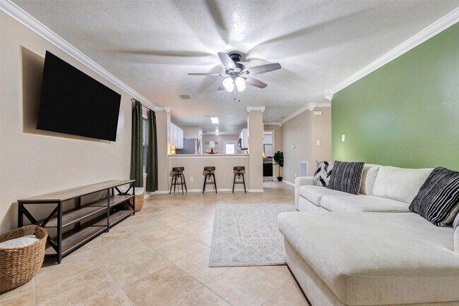 Building Photo - 822 Autumn Point Ln