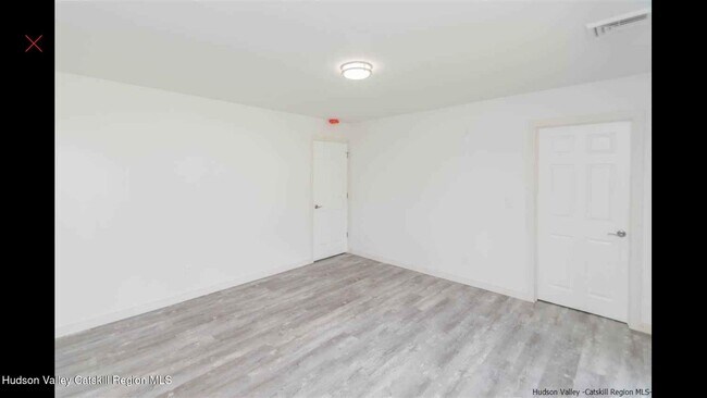 Building Photo - 33 Mary Ave