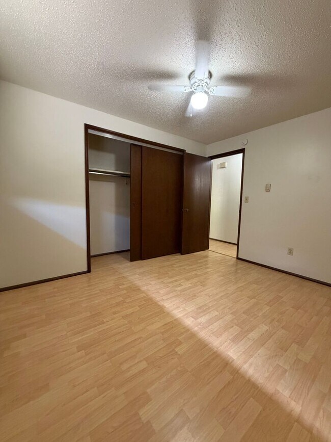 Building Photo - 1 Bed / 1 Bath Apartment in the Heart of Centralia