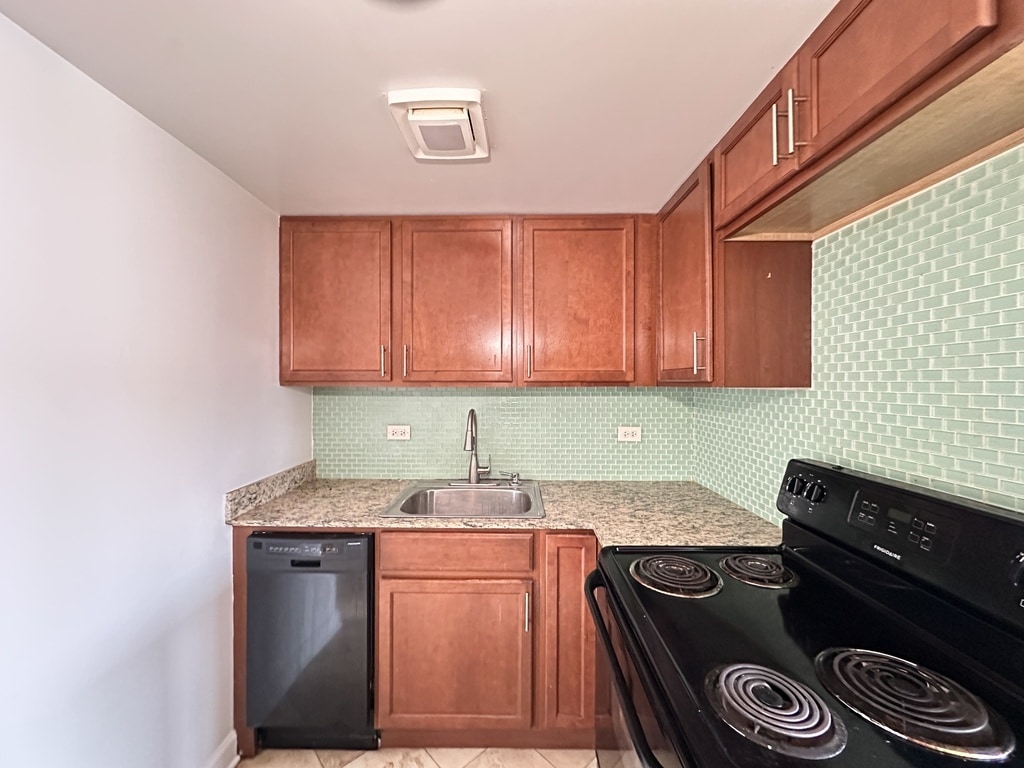 Building Photo - 7628 N Milwaukee Ave