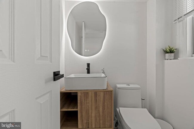 Building Photo - 209 Front St